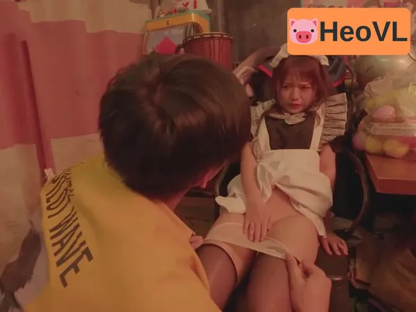 xxx quay lén Phát hiện em đồng nghiệp làm gái gọi, thanh niên lợi dụng tống tình em ấy